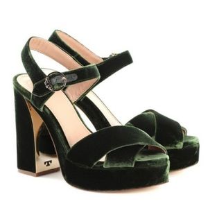 NWT Tory Burch velvet Loretta green “banana leaf” heels, size 9.5, never worn